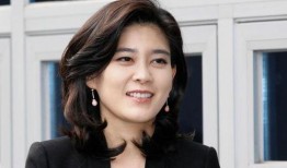 美女总裁被记者爆料视频