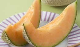 网红吃哈密瓜视频,甜蜜滋味引网友热议