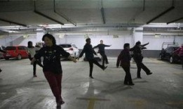 停车场最新爆料视频,停车场惊现神秘事件，视频揭秘惊人真相！