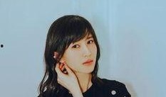 娱乐吃瓜酱娜娜摆摊日记原视频,揭秘网红日常，娱乐吃瓜酱带你体验市井生活